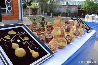 伊宁市六星街文创小集市 品味美食与手工艺品，发现城市文化新魅力